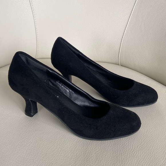 Amanda Faux suede heels - size 35 - worn once - Picture 2 of 7